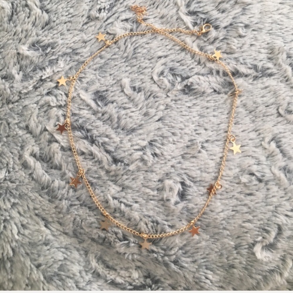 dainty star necklace - Picture 2 of 3